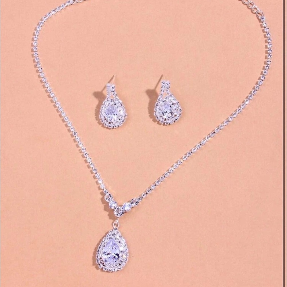 Necklace : Bride To be